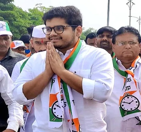 Rohit Patil NCP : शरद पवारांवरील टीकेला रोहित पाटलांनी दिले उत्तर, पडळकरांना सुनावले