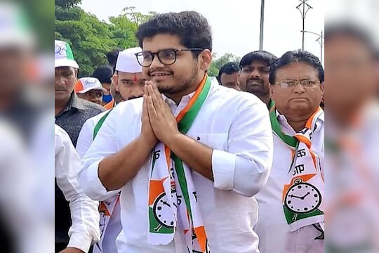 Rohit Patil NCP : शरद पवारांवरील टीकेला रोहित पाटलांनी दिले उत्तर, पडळकरांना सुनावले
