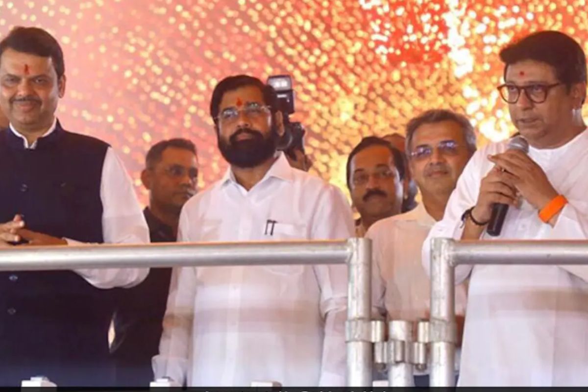 मनसेकडून तयारी पूर्ण झाली आहे. तर शिंदे गटाकडून अजूनही तळ्यातमळ्यात सुरू आहे.