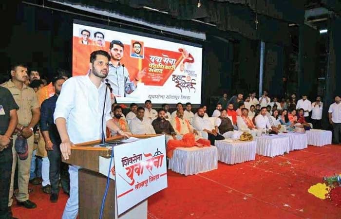 Shiv Sena vs Yuva Sena : दसरा मेळावा पूर्व तयारी बैठकीत शिवसेना विरुद्ध युवासेना खडाजंगी, वरूण सरदेसाईंना विचारला जाब