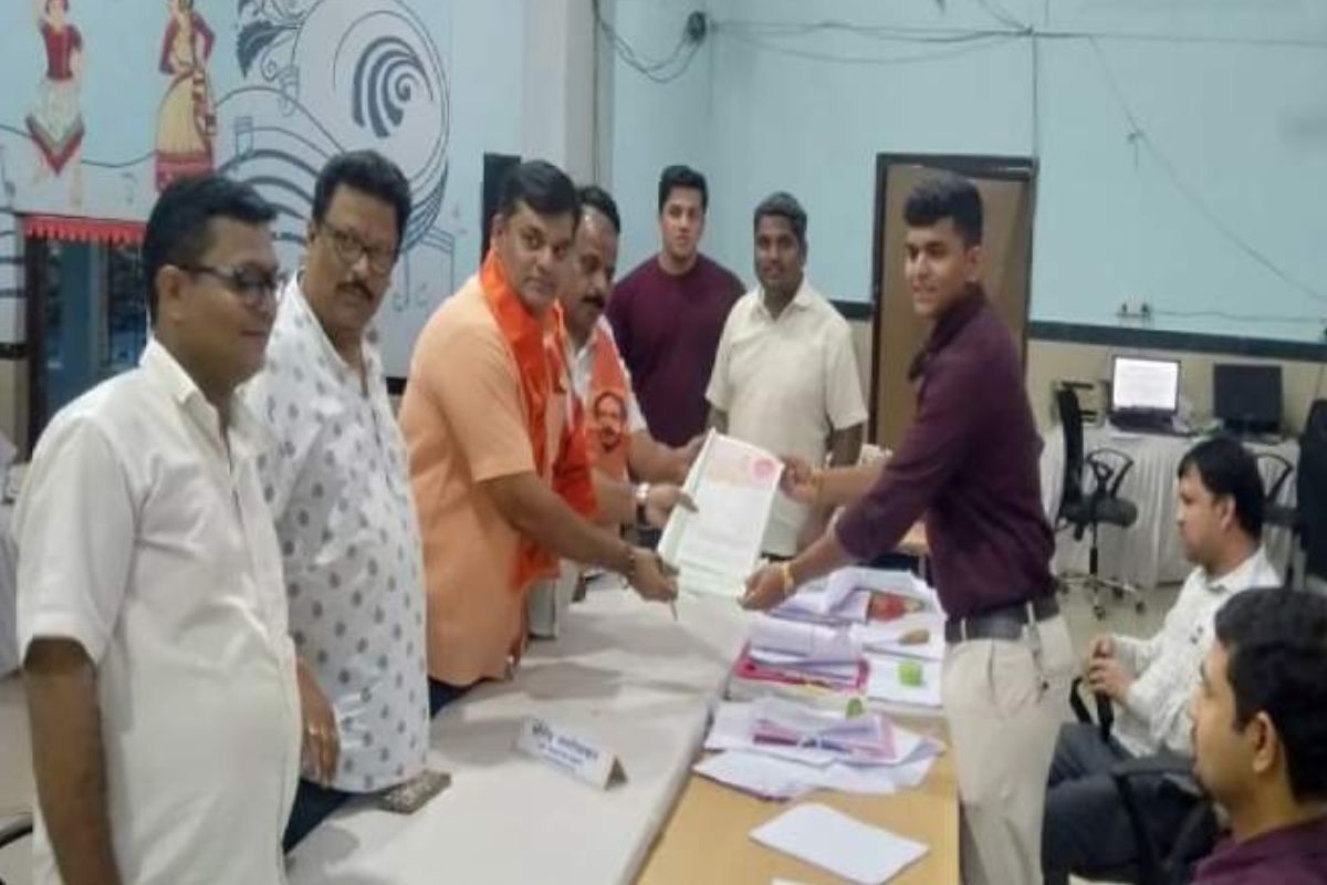 Andheri East Bypoll : अंधेरीमध्ये लटकेंसोबत डमी उमेदवार, ठाकरेंना नेमकी कशाची भीती?