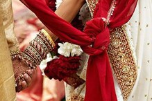 आई मुलाच्या लग्नात सप्तपदी का नाही पाहत? यामागे एक नव्हे, ही अनेक कारणे आई मुलाच्या लग्नात सप्तपदी का नाही पाहत? यामागे एक नव्हे, ही अनेक कारणे
