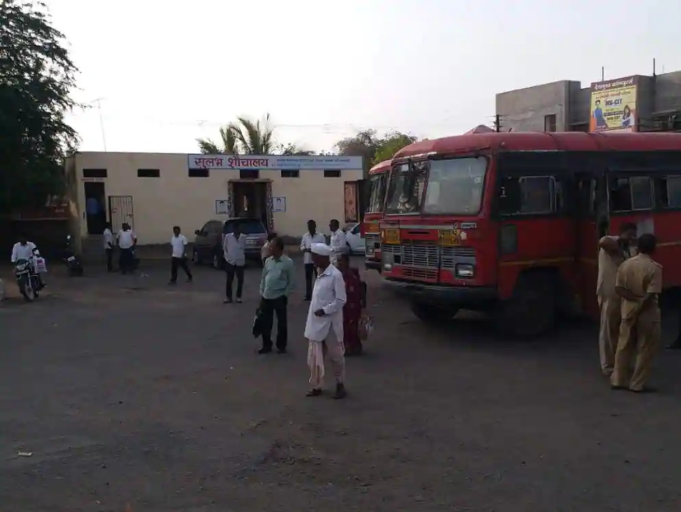 Solapur Crime : हाताला काम नाही म्हणून चोरी करायची, तब्बल 5 लाखांच्या सोन्यावर मारला डल्ला