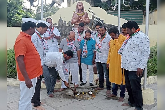 NCP vs BJP Solapur : अहिल्याबाईं होळकर यांचा पुतळा सुशोभिकरण उद्घाटनावरून राष्ट्रवादी, भाजपचा श्रेयवाद