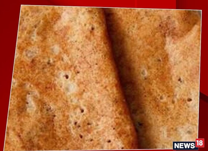 गोड डोसा : दक्षिण भारतात दसरा आणि सरस्वती पूजेच्या निमित्ताने गोड डोसा परमेश्वराला अर्पण केला जातो. विजयादशमीच्या दिवशी ते खाणे खूप शुभ मानले जाते. 