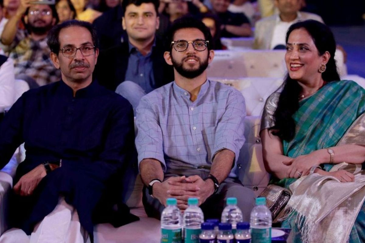 ठाकरेंच्या संपत्तीवरून हायकोर्टात याचिका, पण उद्धव ठाकरे कुटुंबाची मालमत्ता नेमकी किती? पाहा आकडेवारी