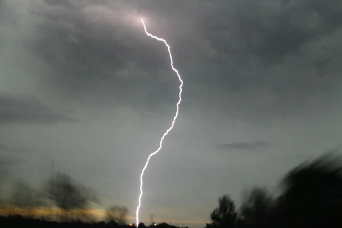 भिवंडीत चार जणांवर वीज कोसळली