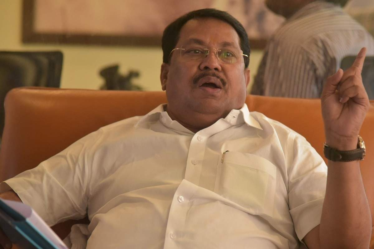 Vijay Wadettiwar : शिवसैनिकांच्या डोळ्यात अश्रू, 50 वर्षे शिवसेनेनं मुंबईला सुरक्षित ठेवलं : विजय वडेट्टीवार