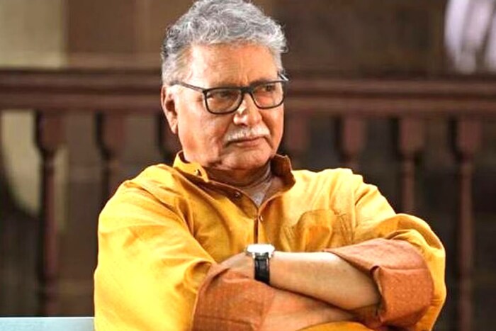 विक्रम गोखले यांची मृत्यूशी झुंज अखेर अपयशी ठरली आहे. त्यांच्या जाण्याने चित्रपटसृष्टीत कधीही भरून न निघणारी पोकळी निर्माण झाली आहे. विक्रम गोखलेंच्या निधनानंतर मराठी पासून बॉलीवुड्पर्यंत चित्रपटसृष्टीतील  कलाकारांनी त्यांना भावुक होत श्रद्धांजली वाहिली आहे.
