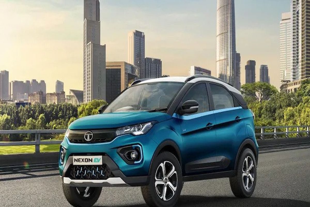 Electric Car: काय सांगता! 17 लाखांची Tata Nexon EV फक्त 4.9 लाखांत! कसे वाचतात पैसे? वाचा डिटेल्स
