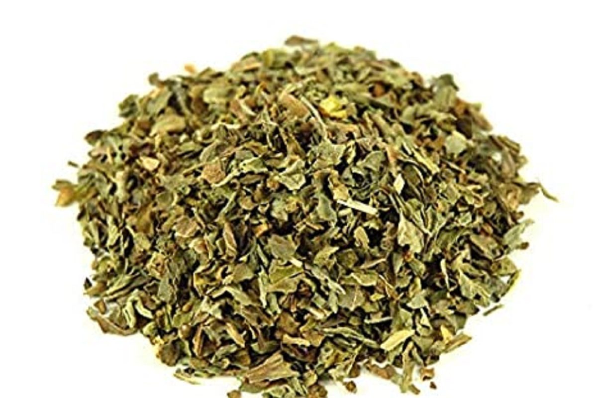 Tulsi Upay: सुकलेली तुळशीची पानंही लकी ठरतील; नशीब बदलून टाकतील हे 4 उपाय