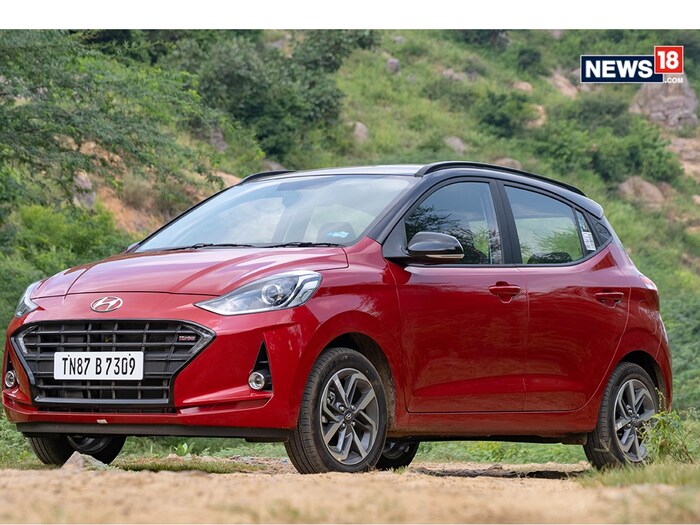 Hyundai Grand i10 Nios: ह्युंदाईनं देखील संपूर्ण नोव्हेंबरमध्ये Grand i10 Nios वर 48,000 पर्यंत सूट देत आहे. कंपनी 1.0-लीटर टर्बो व्हेरियंटवर 35,000 रुपयांपर्यंत, CNG व्हेरिएंटवर 25,000 रुपये आणि 1.2-लीटर पेट्रोल व्हेरिएंटवर 15,000 रुपयांपर्यंत रोख सूट देत आहे. याशिवाय 10,000 रुपयांपर्यंतचा एक्सचेंज बोनस आणि 3,000 रुपयांपर्यंत कॉर्पोरेट सूटही दिली जात आहे.
