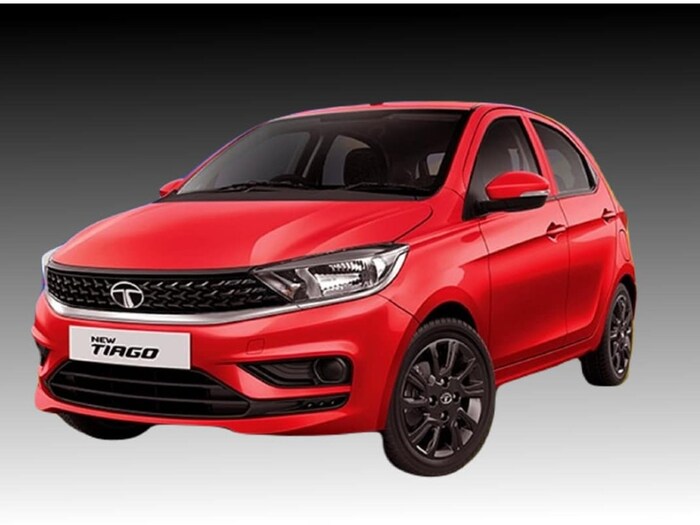 टाटा टिआगो आणि टिगोर (Tata Tiago and Tigor): Tata Motors ने Tata Tiago आणि Tata Tigor साठी नोव्हेंबर ऑफर देखील आणल्या आहेत. कंपनी नोव्हेंबर महिन्यात या कारच्या सर्व प्रकारांवर 20,000 रुपयांची रोख सवलत आणि 15,000 रुपयांपर्यंतचा एक्सचेंज बोनस देत आहे. CNG प्रकारावर ग्राहकांना 20,000 रुपयांची सूट आणि 10,000 रुपयांचा एक्सचेंज बोनस मिळेल.