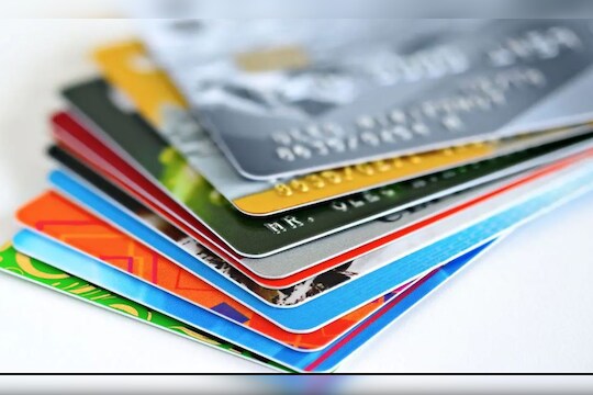 Credit Card: क्रेडिट कार्डची ड्यू डेट निघून गेली? पेनल्टीपासून वाचण्यासाठी करा ‘हे’ काम