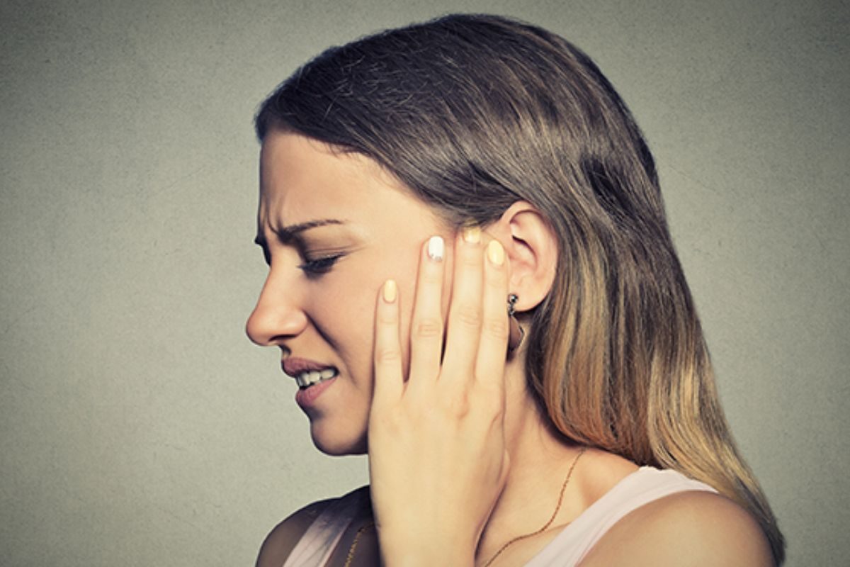 Winter health: थंडीच्या दिवसात कानदुखी जास्त त्रास देते; कारणे आणि त्यावरील उपाय समजून घ्या