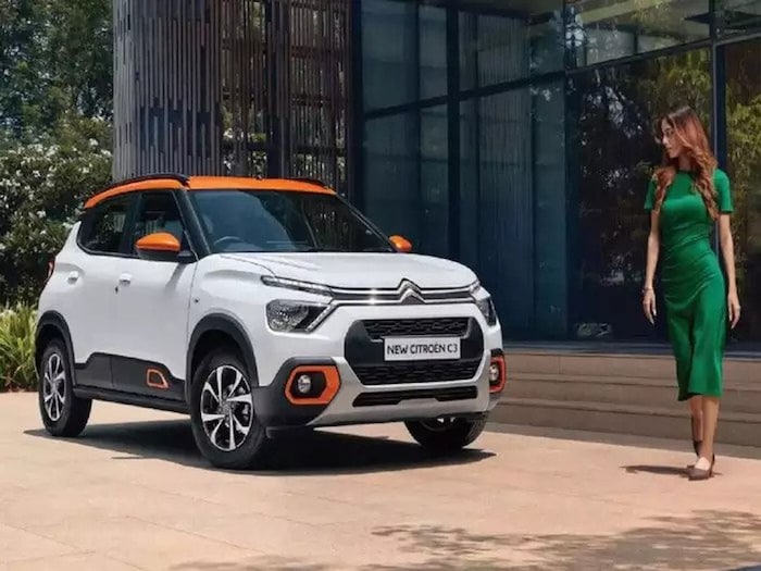 नवीन Citroen C3 EV 29 सप्टेंबर 2022 रोजी लाँच होणार होती. परंतु काही कारणामुळं कंपनीनं हा लाँचिंग कार्यक्रम रद्द केला. आता पुढच्या वर्षी ही कार लाँच होणं अपेक्षित आहे. Citroen C3 EV 50kWh बॅटरी पॅकसह ऑफर केली जाऊ शकते, जे ग्लोबल-स्पेक Peugeot e-208 वर उपलब्ध आहे. ही कार 136PS चा पॉवर आणि 260Nm टॉर्क देते.