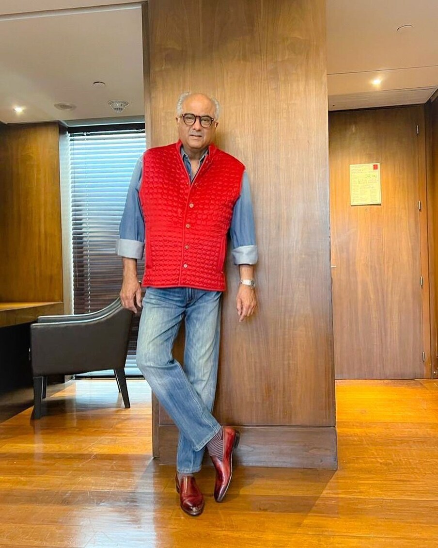 आज बोनी कपूर त्यांचा 67 वा वाढदिवस साजरा करत आहेत. आज त्यांच्या वाढदिवसानिमित्त जाणून घेऊया श्रीदेवी आणि बोनी कपूर यांची प्रेमकहाणी कशी सुरू झाली आणि पत्नी मोनासोबत निर्मात्याचे नाते कसे होते.