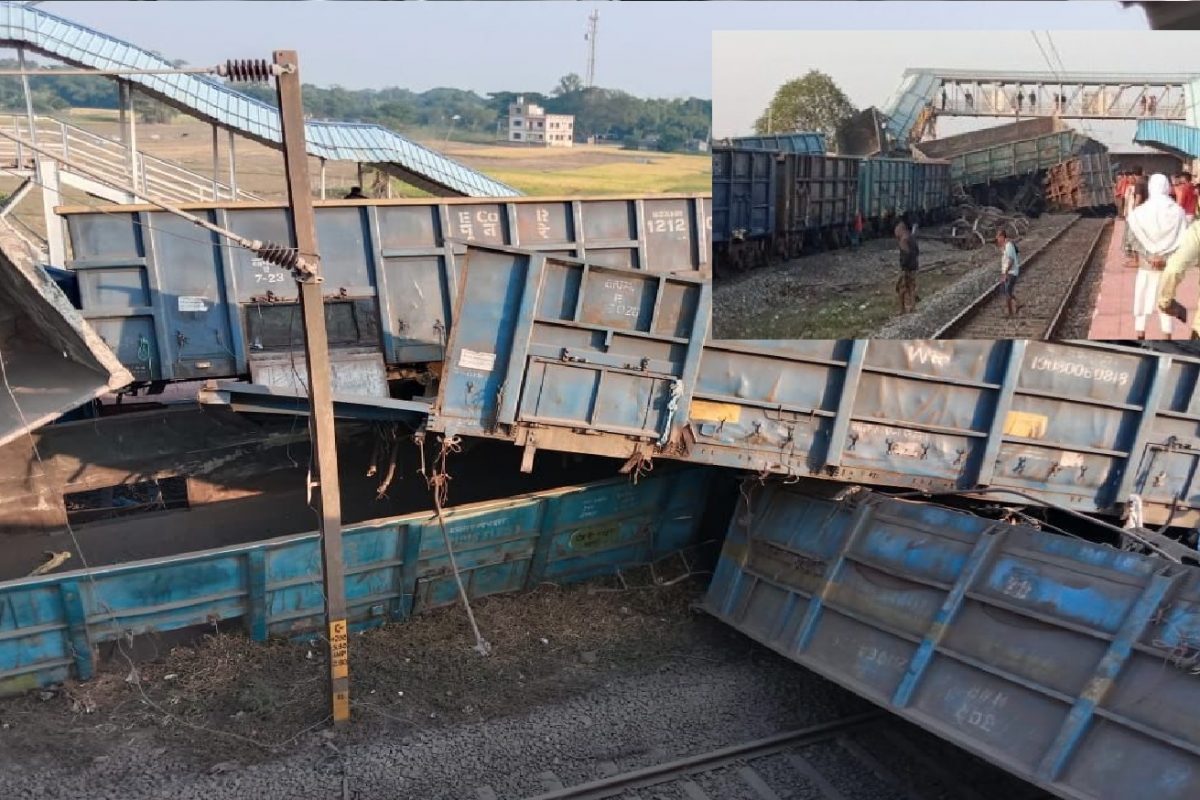 ओडिसातील कोराई रेल्वे स्थानकावर हा अपघात घडला आहे. रेल्वे स्थानकाजवळ भरधाव मालगाडी आली असता अचानक डबे घसरले.