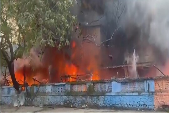 एपीएमसी फळ मार्केट आग  
