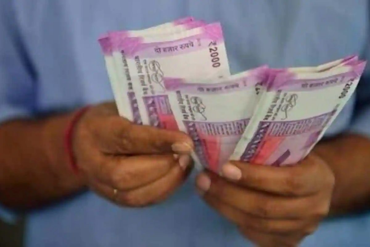 फायद्याची बातमी!‘या’ दोन बँकांनी वाढवले FDचे व्याजदर, कितीने होणार फायदा?