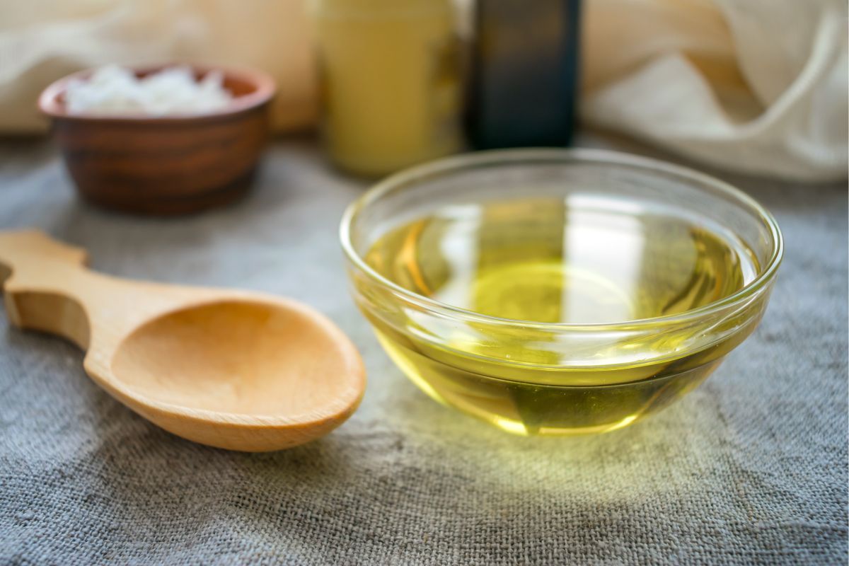 काय आहे MCT ऑइल?