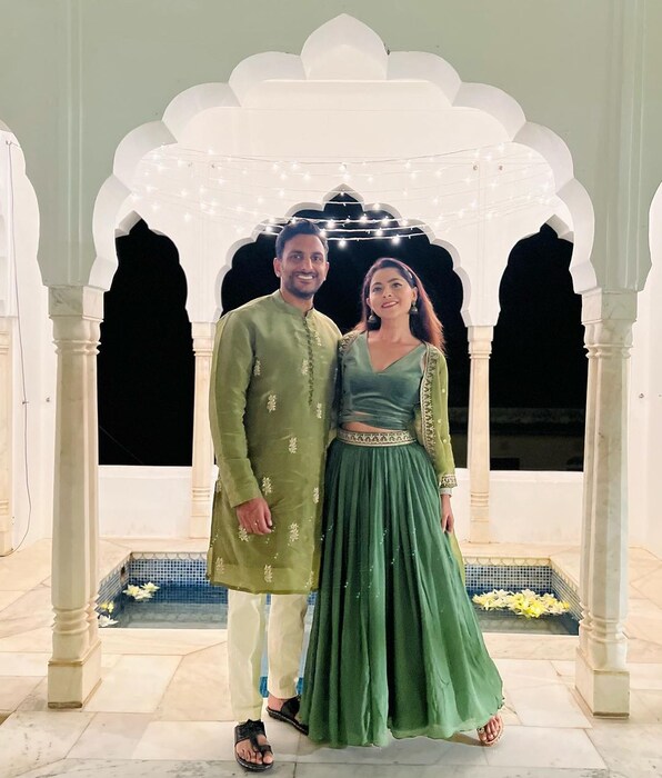 सोनाली सध्या कुलकर्णी आणि बेनोडेकर परिवाराबरोबर सुट्ट्या एन्जॉय करत आहे. 