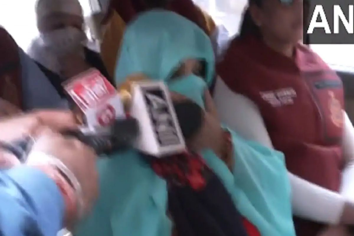 सुनेवर ठेवली वाईट नजर, मुलाने केला वार..