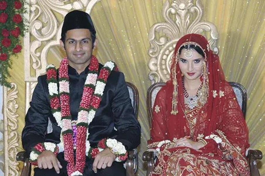 2010 साली सानिया मिर्झा आणि शोएबचं लग्न झालं होतं. त्यांना इझान नावाचा मुलगाही आहे. 