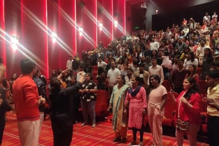 यावेळी सगळ्या कलाकरांनी प्रेक्षकांशी संवाद साधला.  