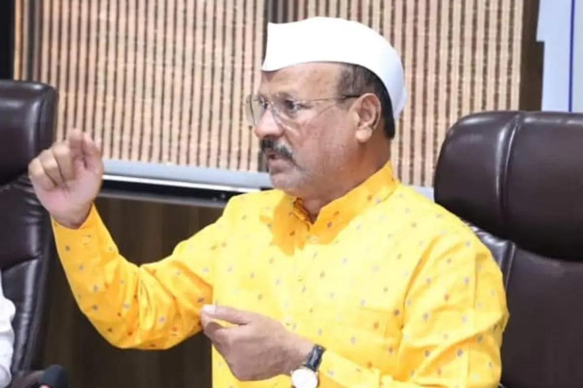 'महाराष्ट्रावर हैवानांचं राज्य आलंय, सिल्लोडचा बेडूक सोयीनुसार...'; ठाकरे गटाची अब्दुल सत्तारांवर सडकून टीका