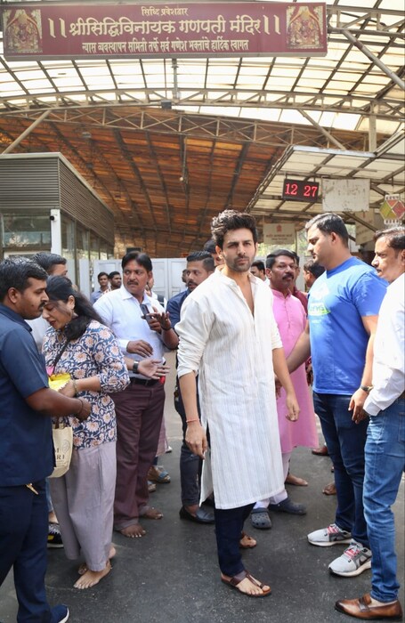  वाढदिवसापूर्वी कार्तिक आर्यनने आयएफएफआय (IFFI) 2022 च्या उद्घाटनात आपल्या बहारदार परफॉर्मन्सने उपस्थितांची मने जिंकली. 