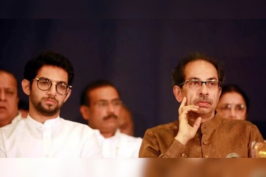 Aditya Thackeray Yuva Sena : ठाकरे गटाची गळती काही थांबेना, आता युवासेनेत मोठं खिंडार