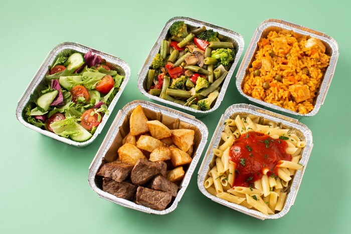 तज्ज्ञांच्या मते जेव्हा अन्न अॅल्युमिनियम फॉइलच्या संपर्कात येते तेव्हा त्याचा परिणाम बदलतो. त्यात अॅल्युमिनियमचे घटक येऊ लागतात, त्यामुळे अन्नाच्या गुणवत्तेवर परिणाम होतो.