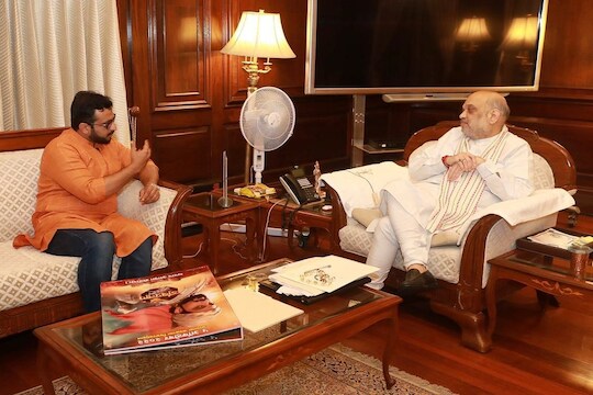 Amol Kolhe BJP : अमोल कोल्हे भाजपच्या वाटेवर? राष्ट्रवादीच्या त्या निर्णयामुळे चर्चांना उधाण!