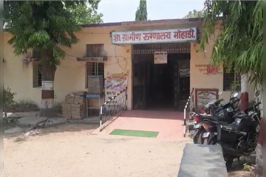 घराच्या भिंतीसाठी रक्ताची नाती जीवावर उठली, मोठ्या भावाने वडील आणि लहान भावावर केले चाकूने वार!