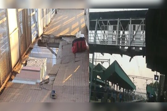 Chandrapur Railway Accident : LIVE VIDEO रेल्वे पादचारी ब्रिज कोसळला, 15 ते 20 प्रवाशांसोबत धक्कादायक घडलं