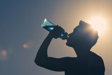 हवेपासून पाणी तयार करणारं मशीन बाजारात, हे कसं काम करणार? वाचा सविस्तर