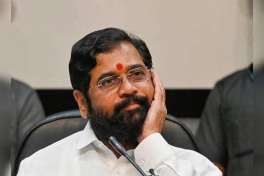 Eknath Shinde : शिंदे गटातील आमदार नाराज? मुख्यमंत्री शिंदेंची बंद दाराआड आमदारांची मनधरणी