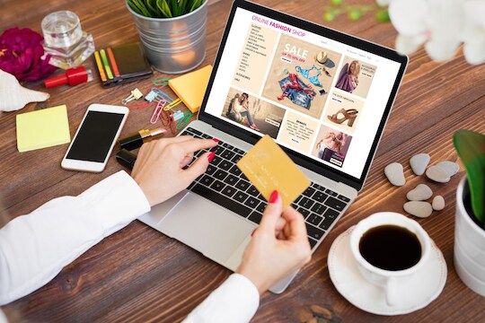 Fake Website : वेबसाईट खरी की फेक, कसं ओळखायचं? तुमच्या मोठ्या फायद्याची छोटीशी ट्रिक