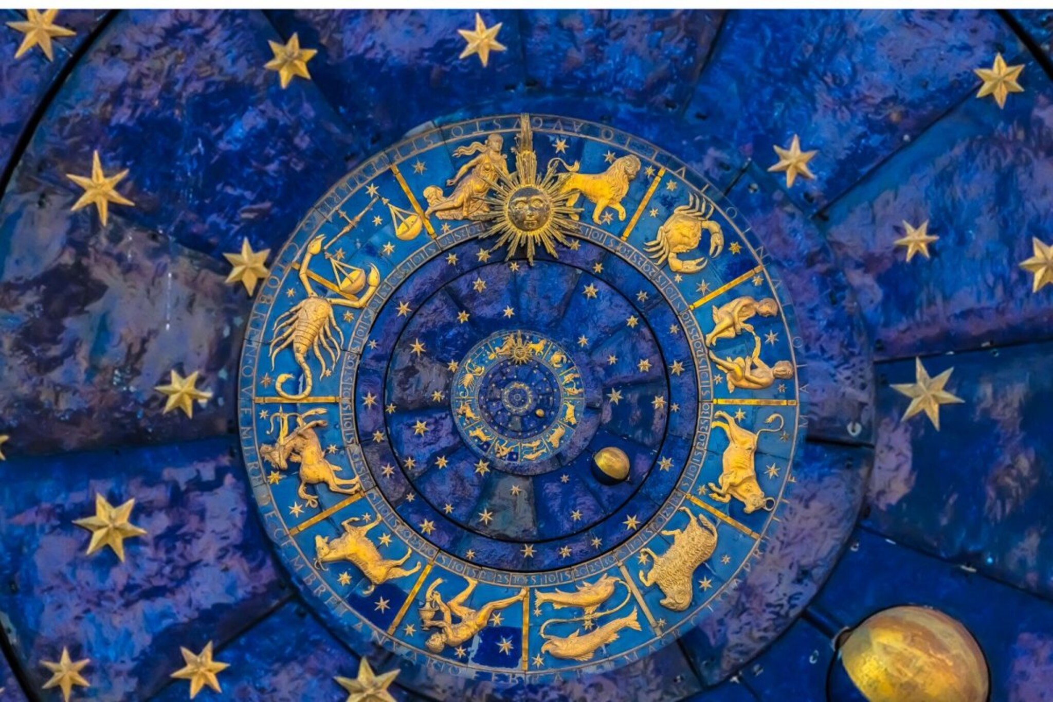 Daily Horoscope : 'या' राशींना आज कामाच्या नव्या संधी मिळण्याची शक्यता