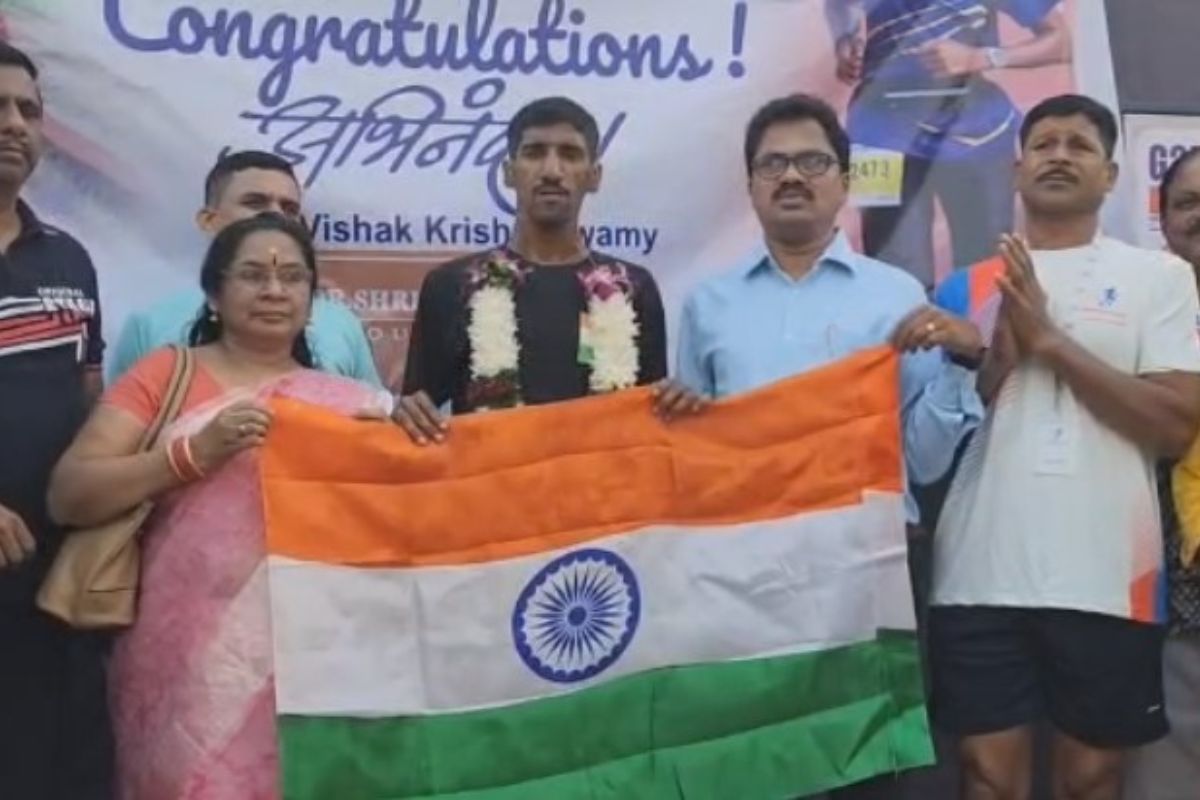 डोंबिवलीच्या तरुणाची विश्वविक्रमाला गवसणी, तब्बल 61 दिवस दररोज धावला 42 किलोमीटर