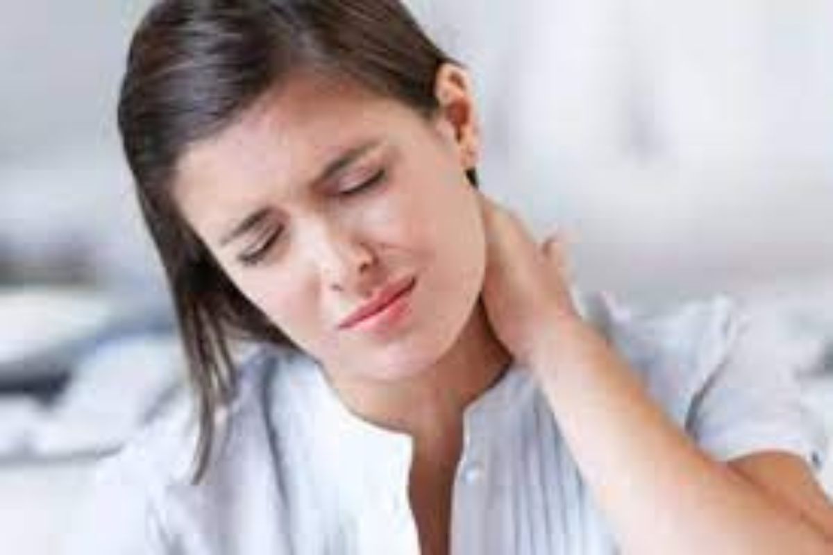 शारीरिक वेदनेमुळे त्रस्त आहात? `ही` थेरपी ठरू शकते फायदेशीर