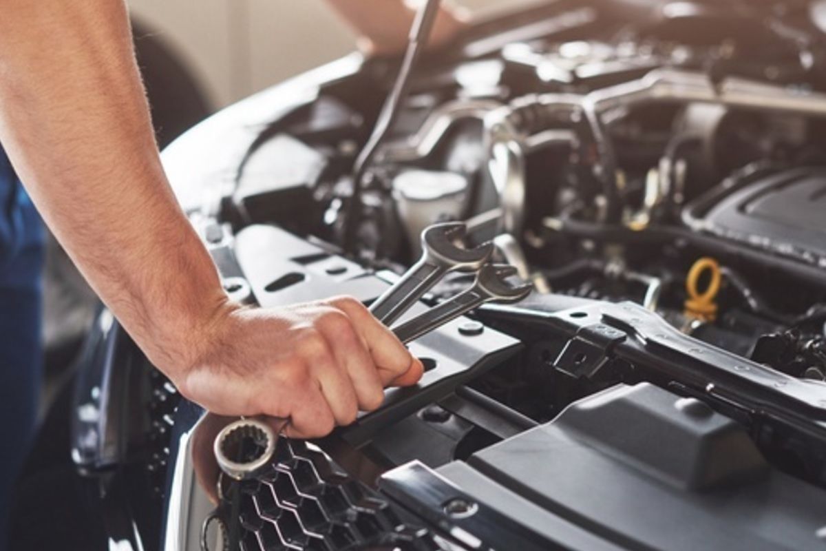 एक लाख किलोमीटर अंतर चालल्यानंतर कारच्या सर्व्हिससाठी जास्त खर्च का लागतो? जाणून घ्या कारण