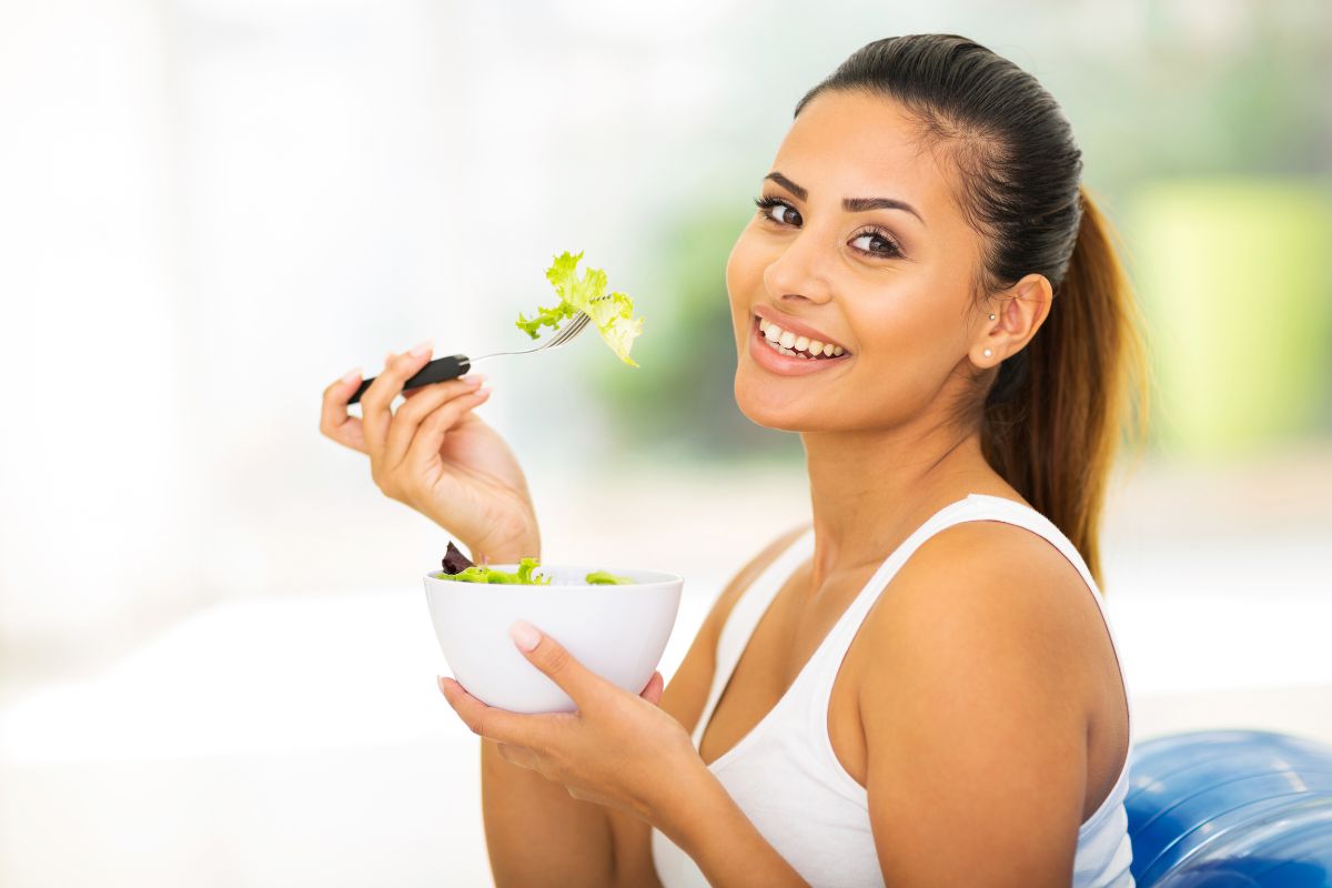 Diet For Woman : तुमच्या वयानुसार फॉलो करा हा डाएट; आयुष्यभर हेल्दी आणि फिट राहाल