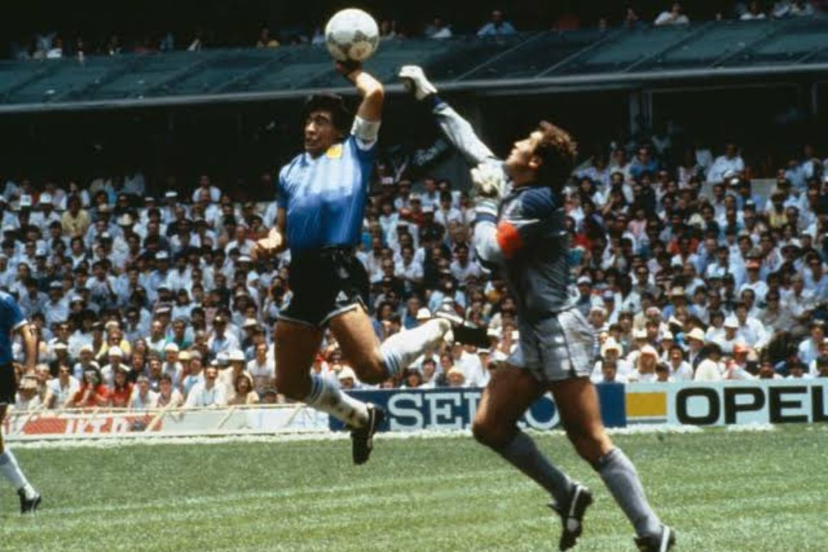 माराडोनाचा ऐतिहासिक गोल