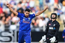 Ind vs NZ ODI: 'स्पीड गन' सुसाट... 153 किमी वेगानं बॉलिंग, बॅट्समनला भरली धडकी; Video Ind vs NZ ODI: 'स्पीड गन' सुसाट... 153 किमी वेगानं बॉलिंग, बॅट्समनला भरली धडकी; Video