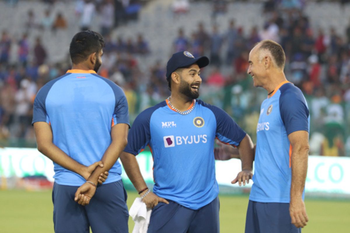 पॅडी अप्टन यांचं कॉन्ट्रॅक्ट न वाढवण्याचा निर्णय