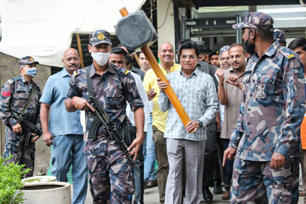 Kirit Somaiya Dapoli : किरीट सोमय्यांचा दापोलीतील साई रिसॉर्टपासून यु टर्न, अचानक असं काय घडलं?