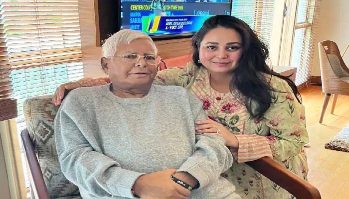 Laluprasad Yadav : शेवटी मुलगीच येते बापाच्या मदतीला, लालूप्रसाद यादवांच्या मुलगीकडून किडनी दान