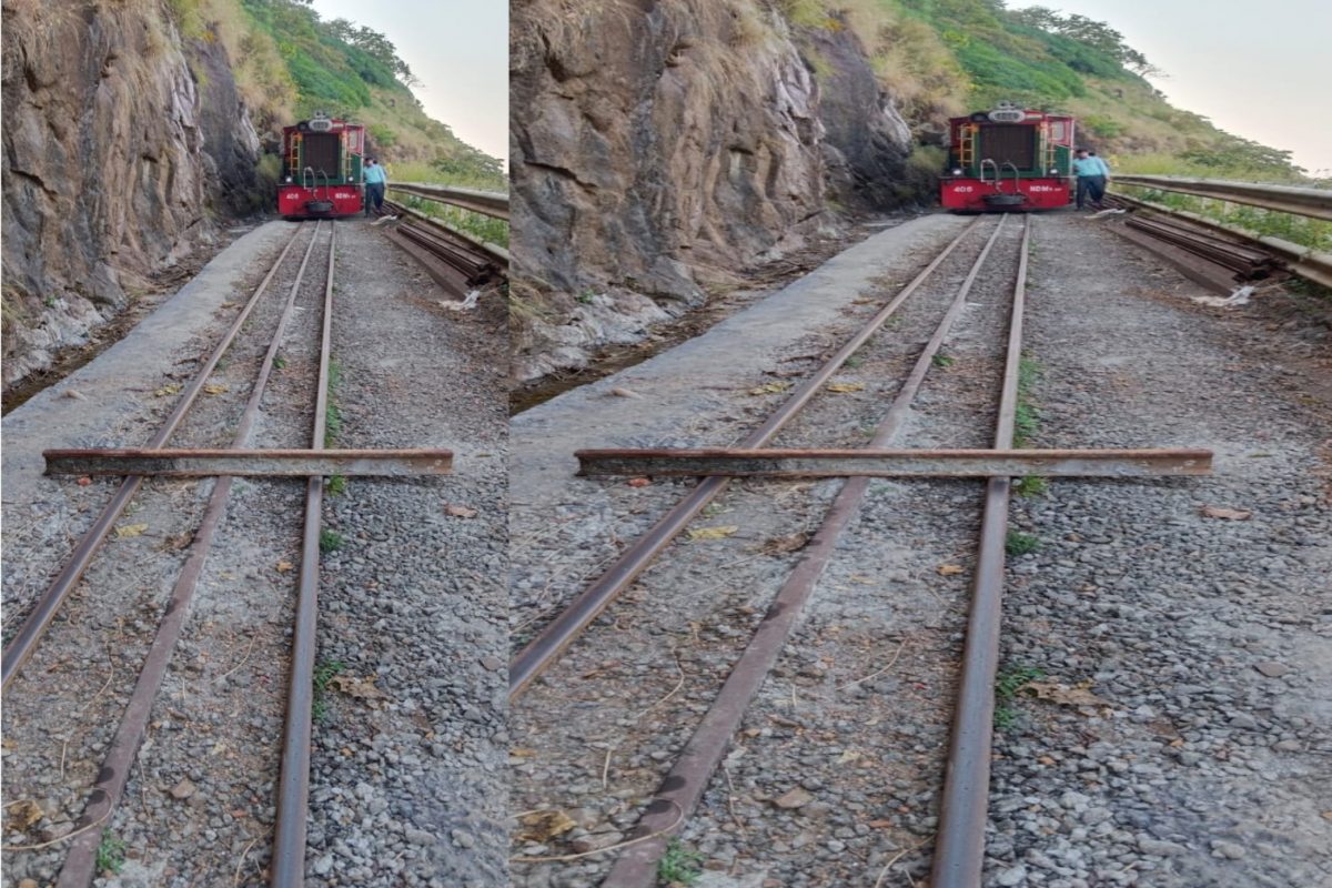Matheran Mini Train : माथेरान मिनी ट्रेनच्या मार्गात घातपाताचा डाव? थोडक्यात टळला मोठा अनर्थ, काय घडलं नेमकं?